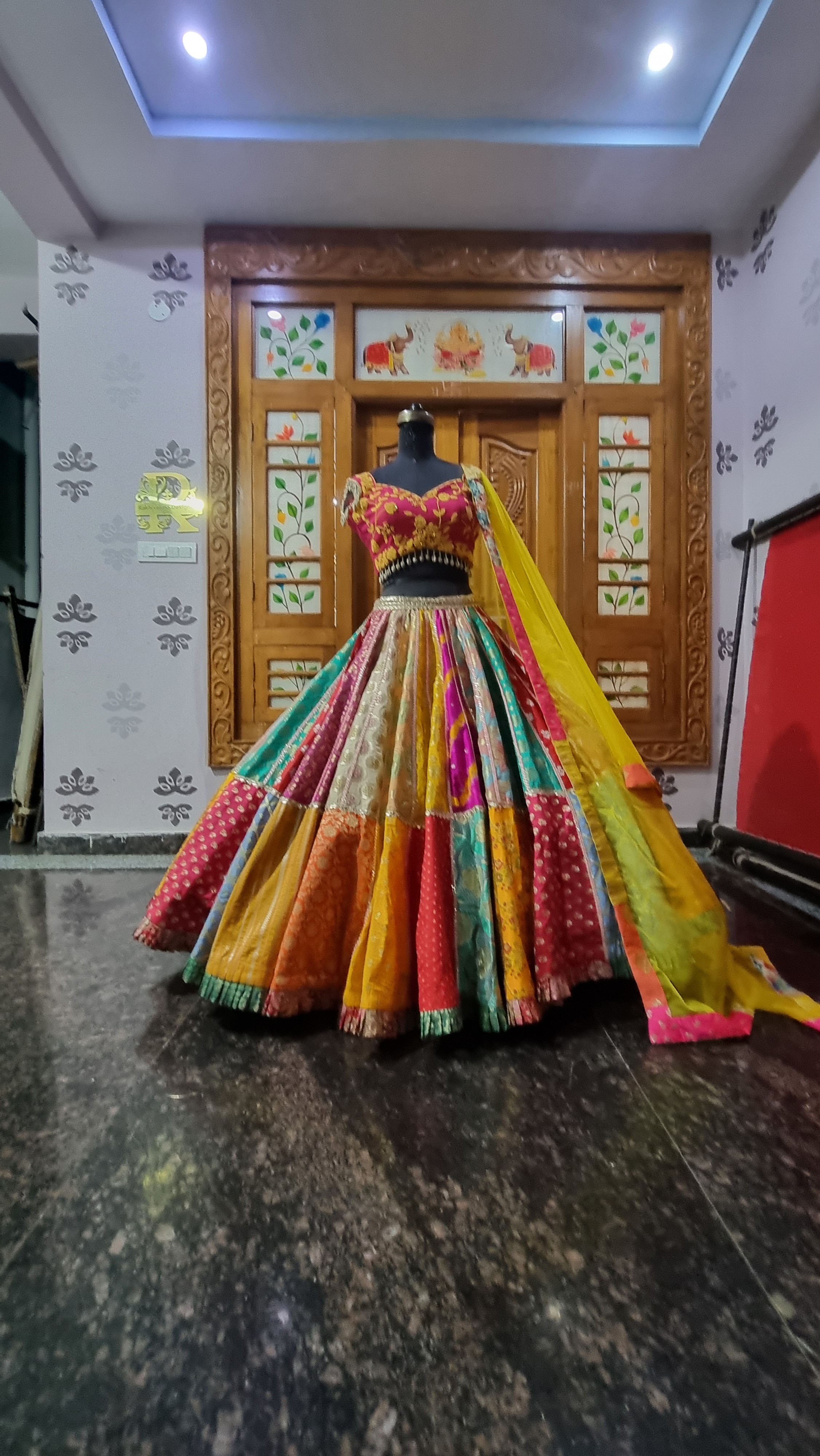 The Guldasta  Heritage Banarasi Lehenga